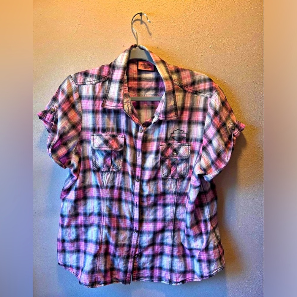 Harley-Davidson button up shirt. Women’s size XL.